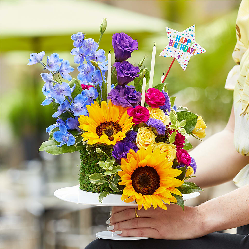 Star of the Day Floral Cake – STEMZ FLORIST & TREASURES, Calgary AB