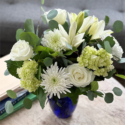 Snowy Dreams Bouquet – STEMZ FLORIST & TREASURES, Calgary AB