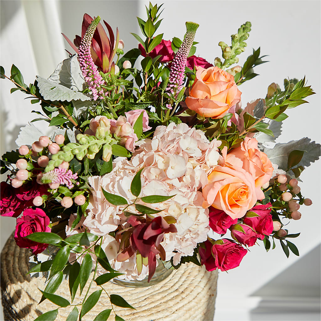 Glitz & Glam Bouquet – STEMZ FLORIST & TREASURES, Calgary AB